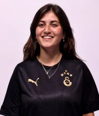 Aysima Dikkatli — professional portrait
