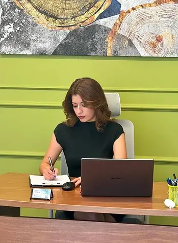 Betül Küllük — professional portrait