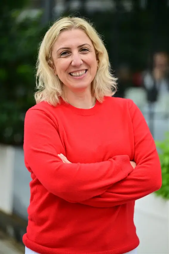 Seren Akıncı — professional portrait